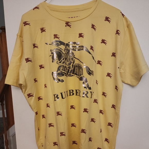 Burberry Tee Shirt
